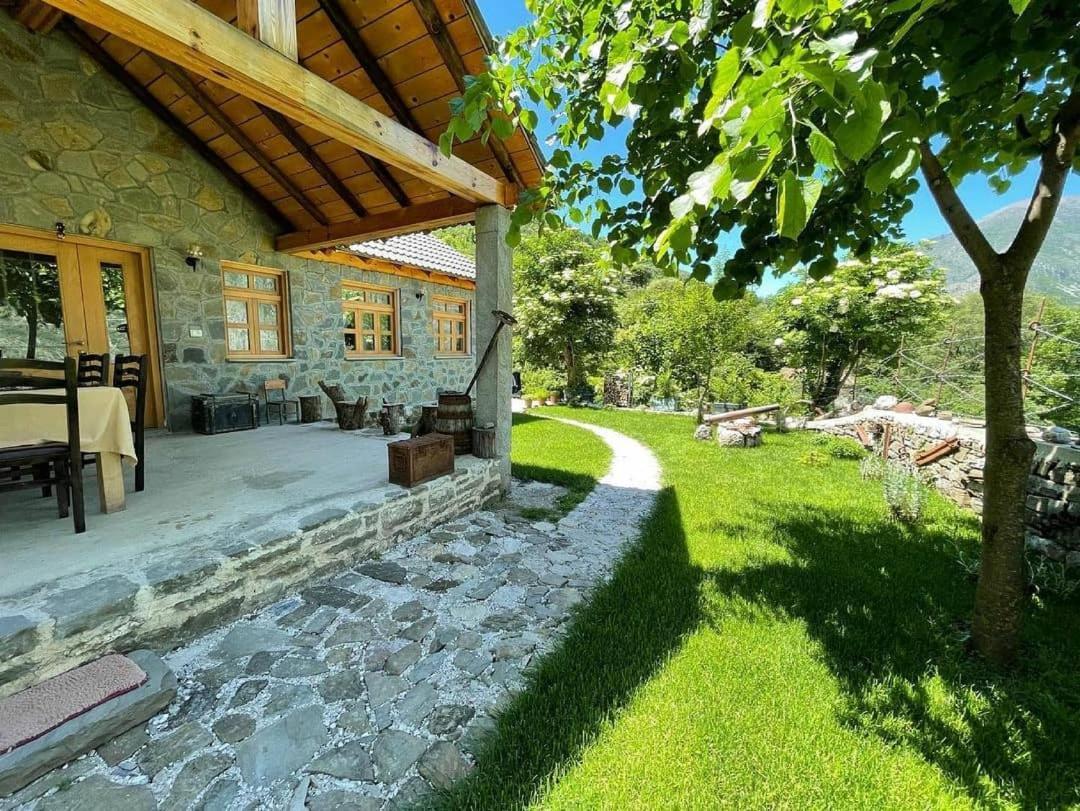 Bujtina Peshtan Guesthouse&Camping Tepelene Exteriér fotografie