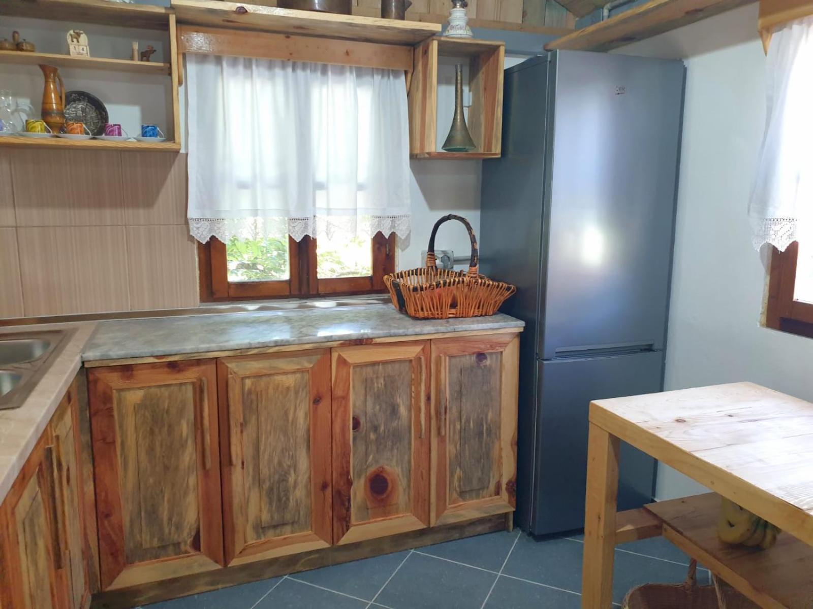 Bujtina Peshtan Guesthouse&Camping Tepelene Exteriér fotografie